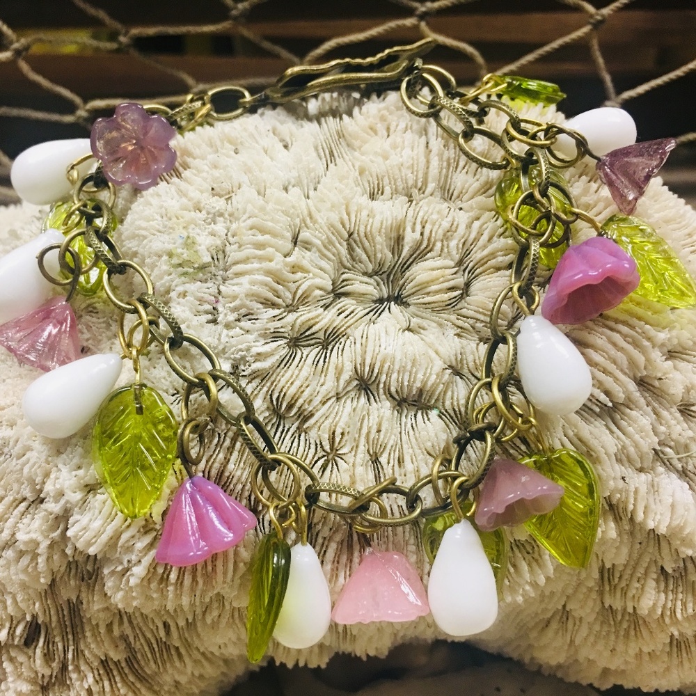 Fairy Bracelet  Glass Beaded Bracelet Pink Flower